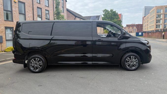 Ford Transit Custom 280 L2 Diesel Fwd 2.0 EcoBlue 136ps H1 Van Limited - Image 9
